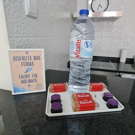 Casa Amarela - * Αλμπουφέιρα